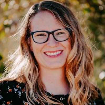 Kelly Blake Headshot