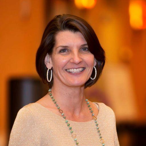 Dana Groves headshot photo