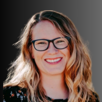 Kelly Blake Headshot Photo